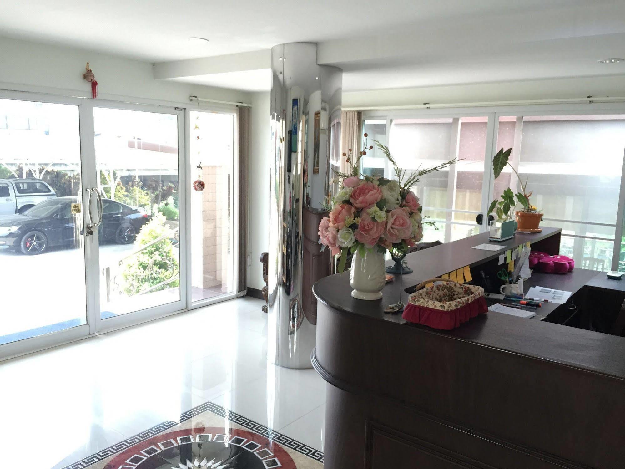 Taevaraj Place Ayutthaya Bagian luar foto