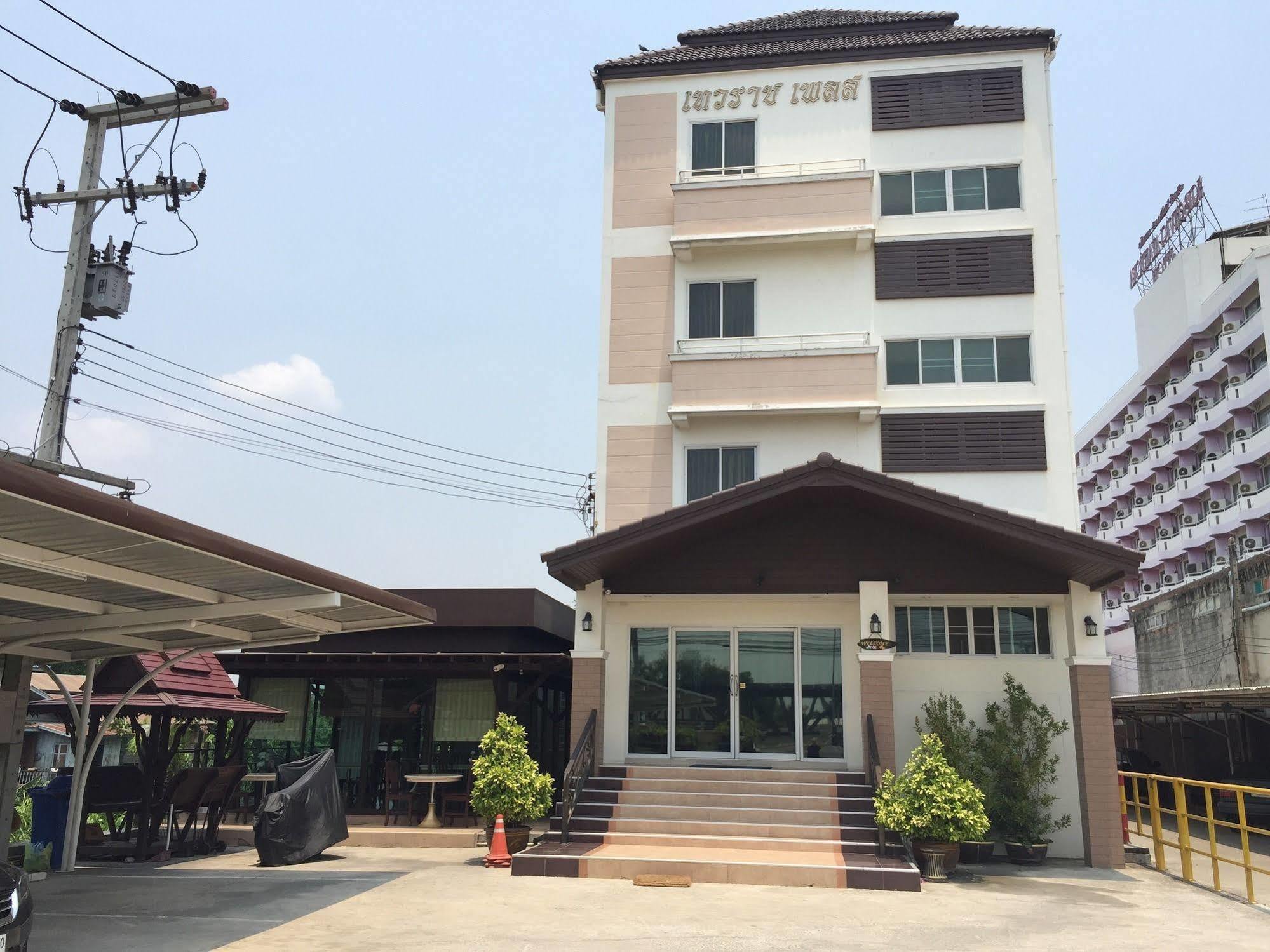 Taevaraj Place Ayutthaya Bagian luar foto